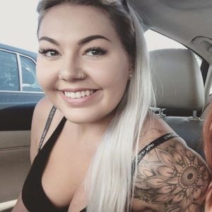 Meet your Posher, Brooke